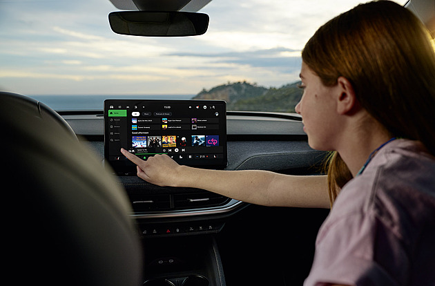 Autozápisník: 6 000 Kč za litr benzinu v F1 a motorista ho chtěl zdražit všem