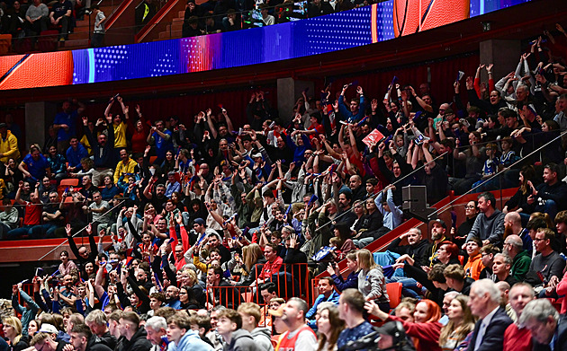 Stovky nedodělků i neplánovaných vylepšení. Horácká aréna na kolaudaci nespěchá