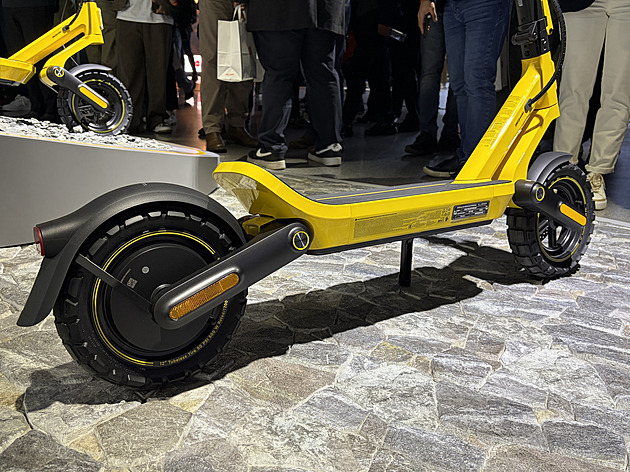 Nezastaví ji štěrk, ani kopce. A má i ABS. Tak drsnou koloběžku Xiaomi nemělo