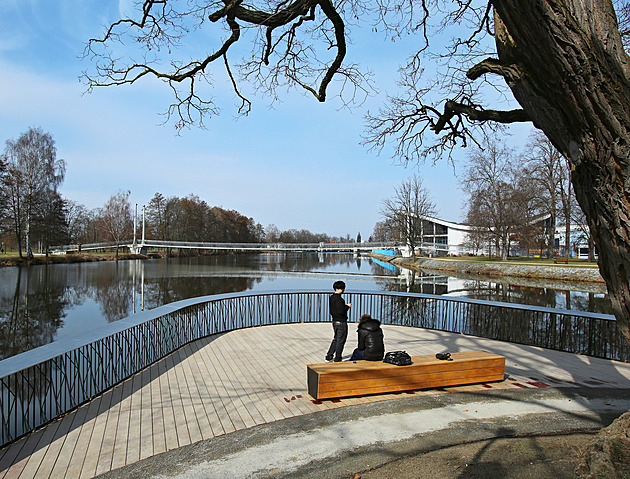 Originální místo, kde si říct ano. Budějovice na to mají molo nad soutokem