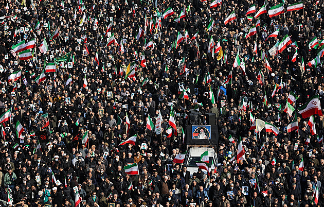 Chameneí vydal první prohlášení, vyzval k uzavření Hormuzského průlivu