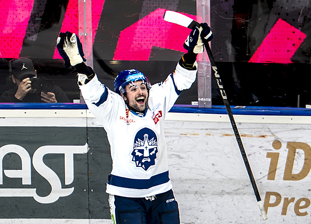 Kladno v prodloužení zdolalo Spartu. Na úvod předkola slaví i Třinec, Vary a Kometa