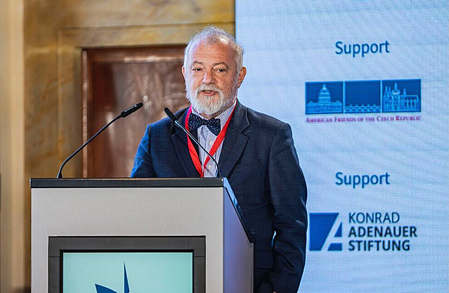 Rusko bylo a je největší hrozbou pro ČR, tvrdí poradce premiéra Kmoníček