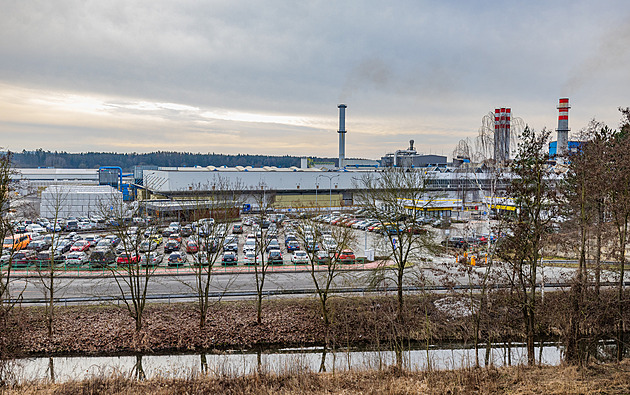Továrna v Častolovicích hučí, stěžují si lidé. Firma slíbila technologii vyladit