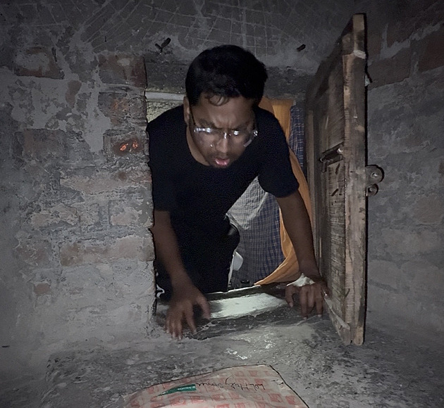 Žije v betonové krabici a vydělává na tom balík. Ind je hvězdou Instagramu