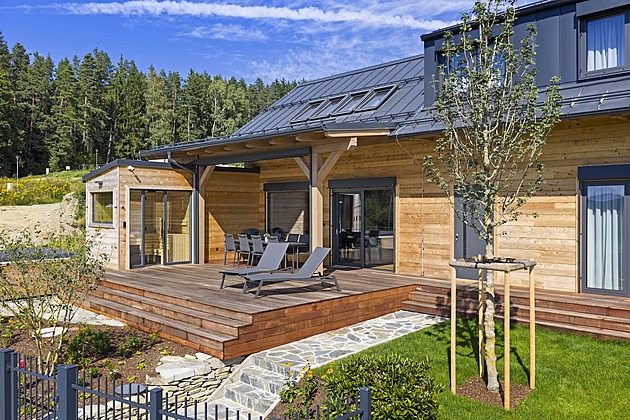 Jak postavit roubenku u českého moře? Aleš vsadil na chytrou strategii