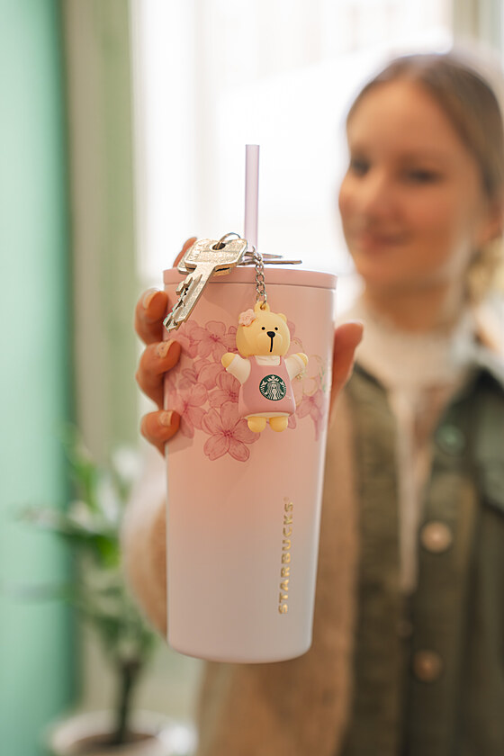 Jaro ve Starbucks bude letos pat�it barv�m a exotick�m chut�m