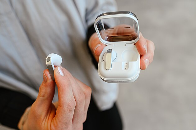 Galaxy Buds4: sluch�tka s AI, lep��m ANC a designem