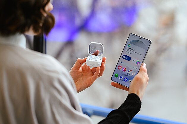 Galaxy Buds4: sluch�tka s AI, lep��m ANC a designem
