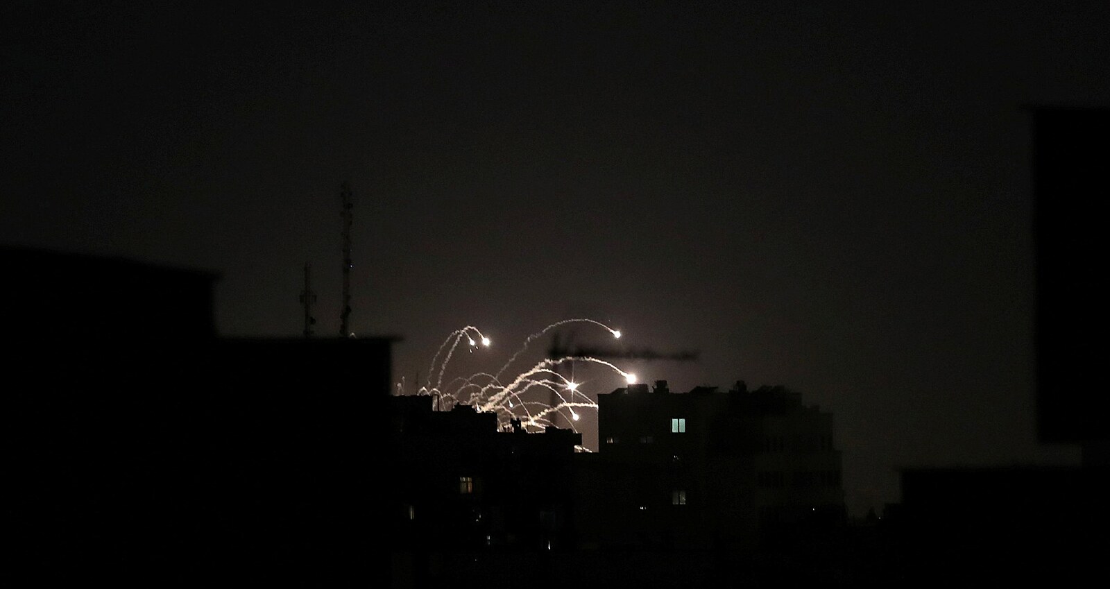 Izrael zahájil novou vlnu úderů na Teherán, USA v prvním týdnu války zasáhly 3000 cílů