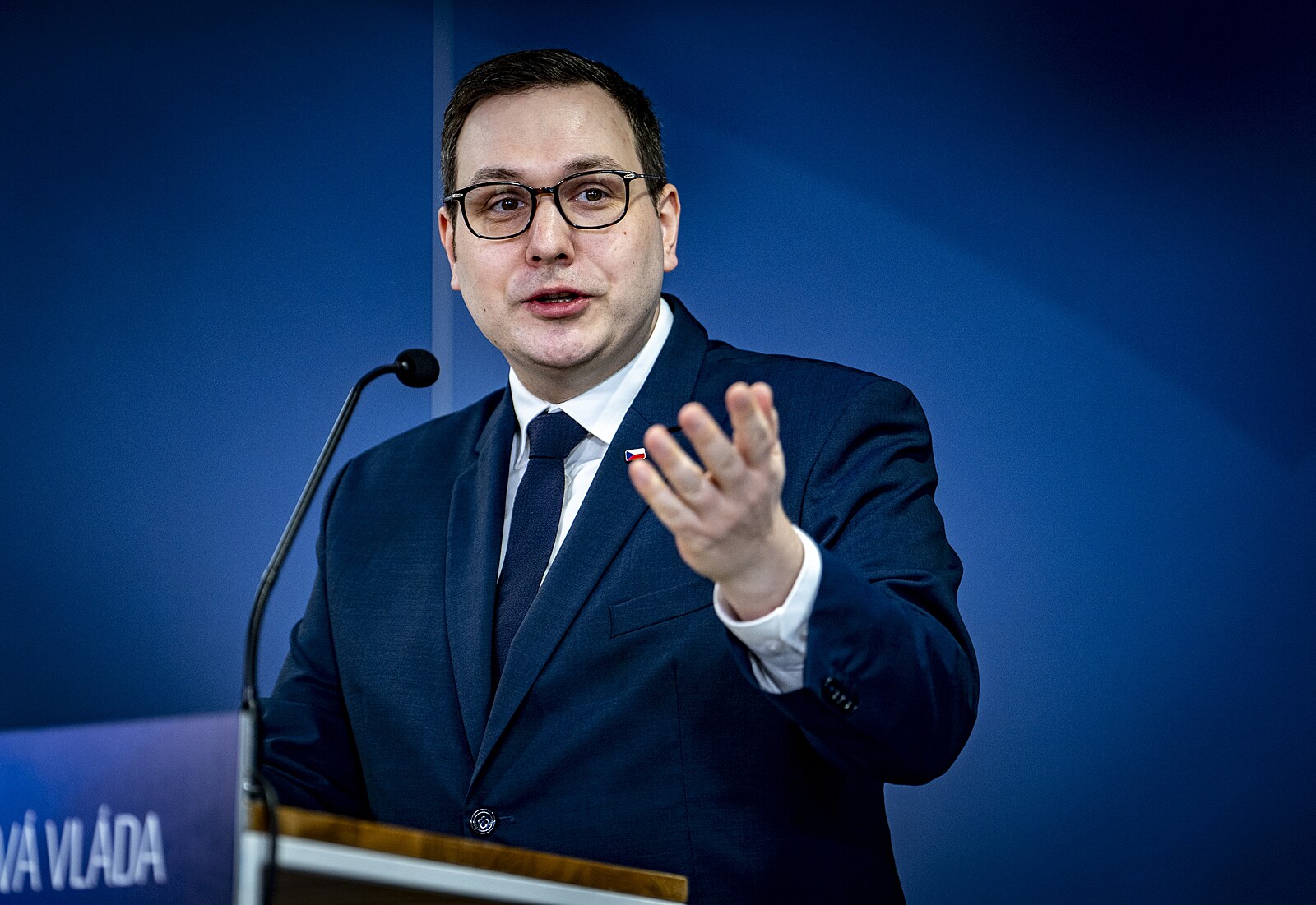 Tady nejsme v Rusku, bouří se opozice. Vadí jí chystaná novela proti neziskovkám