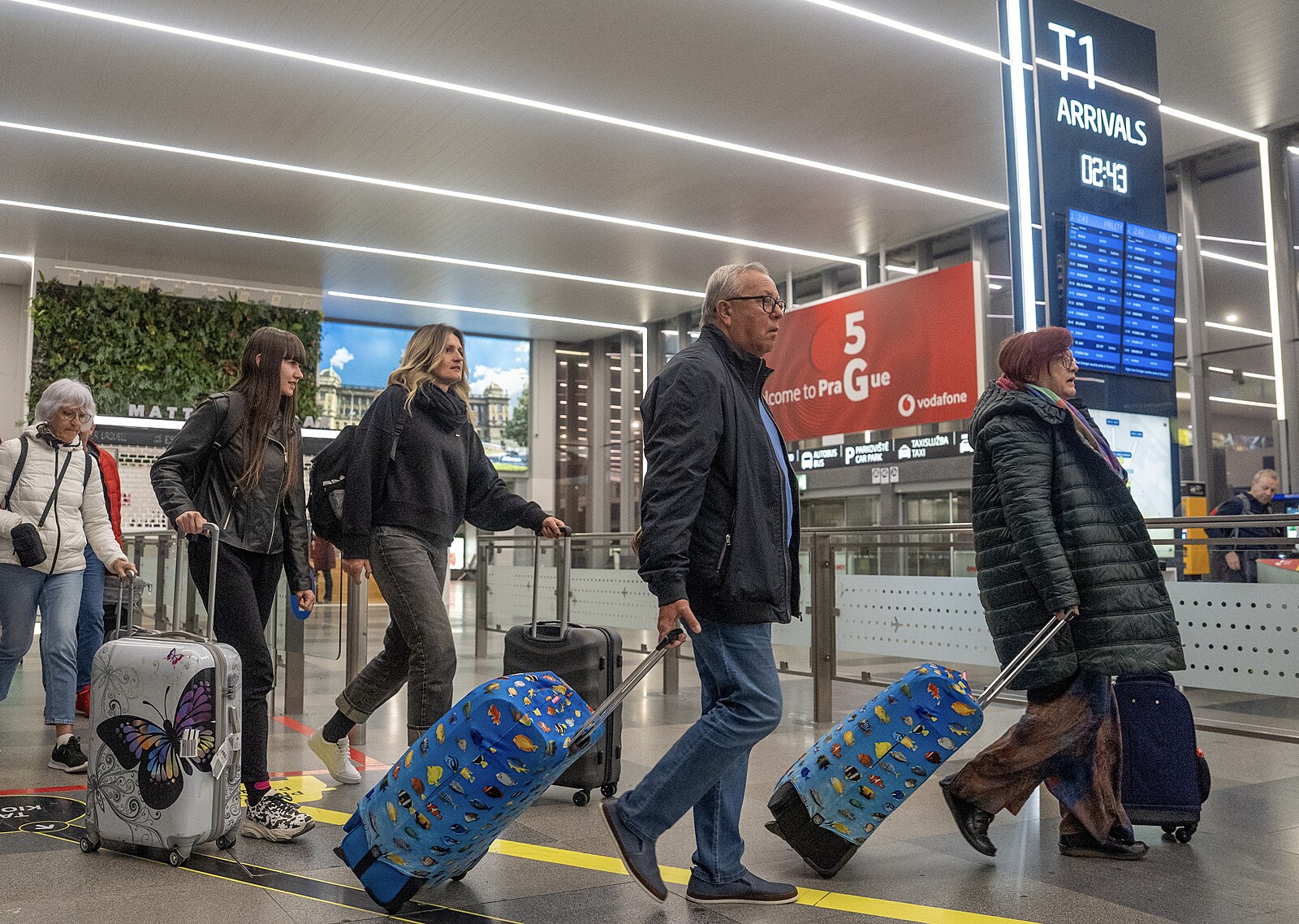 Repatriační let z Dubaje dopravil do Prahy 189 lidí, další spoje mají zpoždění