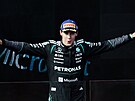 George Russell z Mercedesu se raduje z triumfu ve Velké cen� Austrálie.