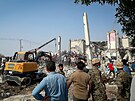 Záb�ry z raketového zásahu základní �koly v íránském Mínábu. (28. února 2026)