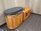 V prostorné kabin� domácího týmu bude hrá��m k dispozici také sauna a...