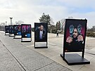 Výstava p�ed Kongresovým centrem Praha