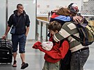 V Praze p�istálo první letadlo s �eskými turisty z Blízkého východu, po 2:00...