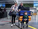 V Praze p�istálo první letadlo s �eskými turisty z Blízkého východu, po 2:00...