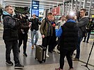 V Praze p�istálo první letadlo s �eskými turisty z Blízkého východu, po 2:00...