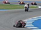 Marco Bezzecchi vede závod MotoGP v Buriramu.