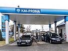 Fronty na �erpací stanici v Tisé na Ústecku (1. b�ezna 2026)