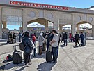 Írán�tí uprchlíci p�e�li turecký hrani�ní p�echod Kapiköy. (3. b�ezna 2026)