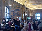 Asi t�i desítky lidí p�i�ly na jednání brn�nského zastupitelstva protestovat...