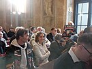 Asi t�i desítky lidí p�i�ly na jednání brn�nského zastupitelstva protestovat...
