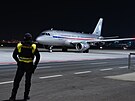 Na pra�ském leti�ti Václava Havla p�istál repatria�ní let z egyptského �arm Al...