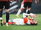 Na�tvaný Tomá� Chorý po nep�esné st�ele v �estnáctce Sparty.