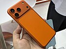Fossibot napodobenina iPhonu 17 Pro