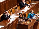 Poslankyn� Gabriela Sedlá�ková (Motoristé) hovo�í na sch�zi Poslanecké...