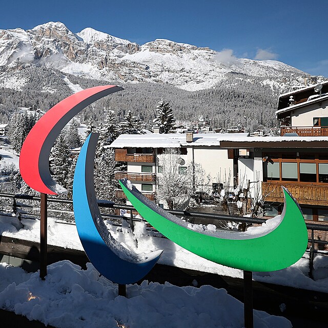 Symbol paralympijsk�ch her v Cortin� d�Ampezzo.