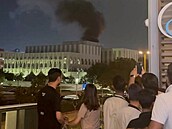 Z místa poblí� amerického konzulátu v Dubaji ve Spojených arabských emirátech...