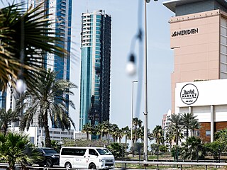 Budovy po�kozené íránským útokem dron� v Bahrajnu.