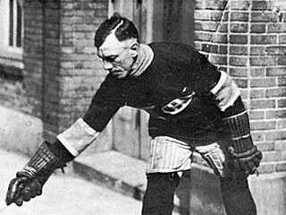 Hokejista Joe Hall v roce 1917