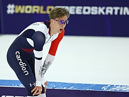 Rychlobrusla� Metod�j Jílek reaguje po dojezdu závodu na 10 000 metr� na MS ve...