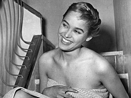 Za poznáváním sv�ta vyrazila do �íma. Pracovala tam jako ch�va, u�ívala si...