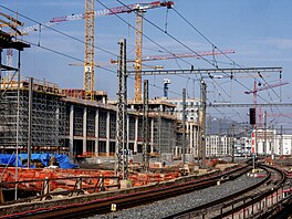 �Stavbu koordinujeme s hlavním m�stem. Tento postup nám umo�ní uspo�it �as a...