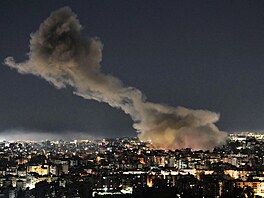 Následky izraelských leteckých útok� v Dáhíji na p�edm�stí libanonské metropole...