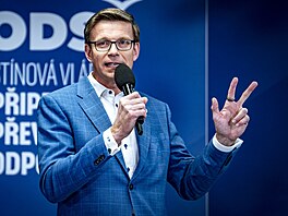 P�edseda ODS Martin Kupka p�edstavil priority stínové vlády a �leny týmu. (9....