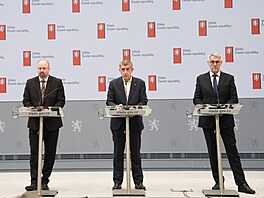 Tisková konference po jednání vlády. Na snímku hovo�í premiér Andrej Babi�. (2....