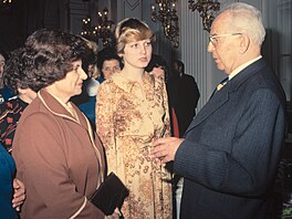 V p�edve�er MD� p�ijal generální tajemník ÚV KS� a prezident �SSR Gustáv Husák...