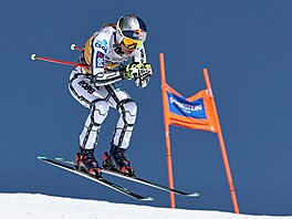 Ester Ledecká jede sjezda�ský trénink ve Val di Fassa.