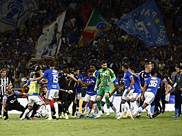 Poty�ka mezi hrá�i Mineira a Cruzeira ve finále brazilského státu Minas Gerais.