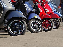 8. Cryovespa � tradi�ní jízda otu�ilc� aneb neoficiální zahájení pra�ské vespa...