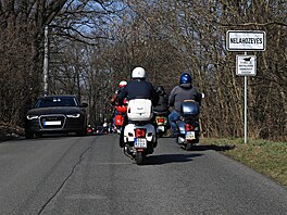 8. Cryovespa � tradi�ní jízda otu�ilc� aneb neoficiální zahájení pra�ské vespa...