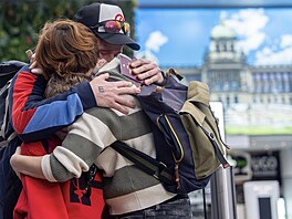 V Praze p�istálo první letadlo s �eskými turisty z Blízkého východu. Stroj...