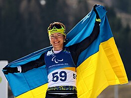 Parabiatlonistka Oleksandra Kononovová slaví bronzovou medaili z individuálu.