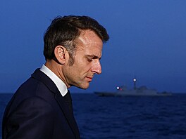 Francouzský prezident Emmanuel Macron na letadlové lodi Charles de Gaulle (9....